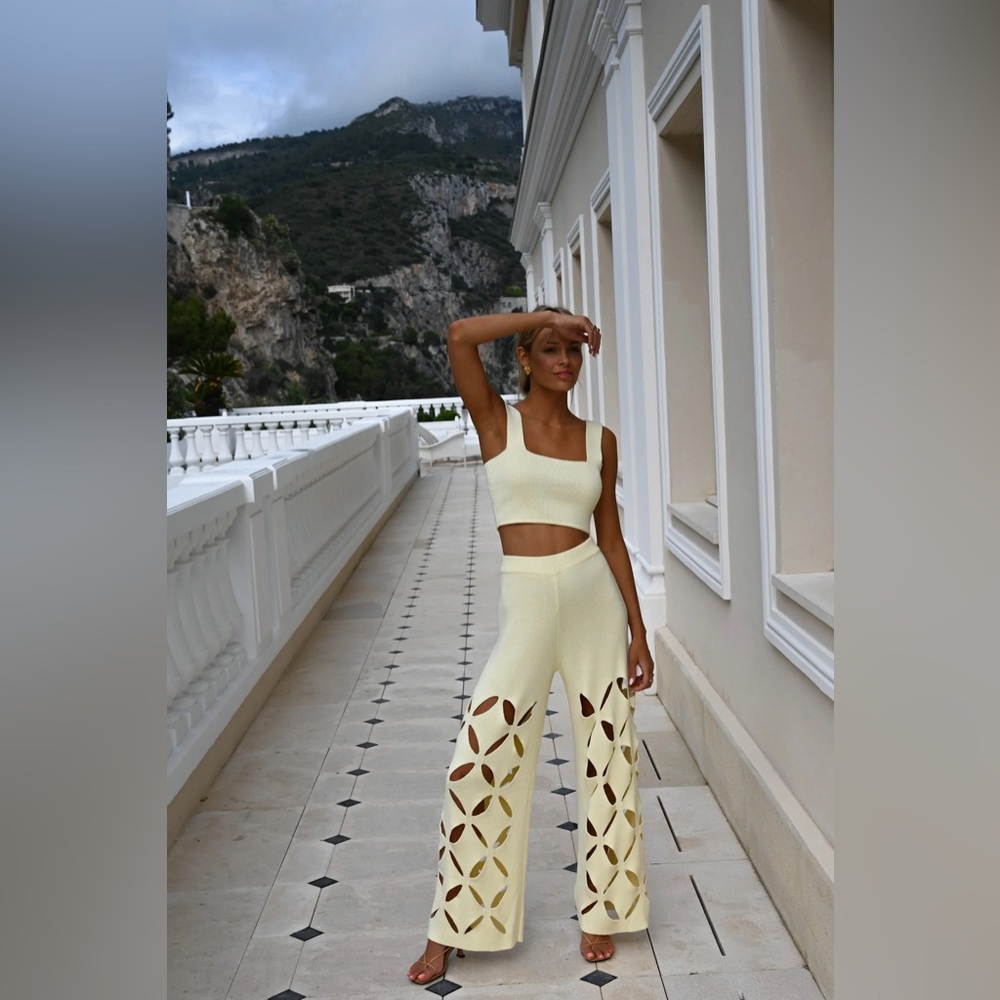 YLLW SET TAURUS KNIT PANT SET LEMON cutout knit shirt crop top yellow the label